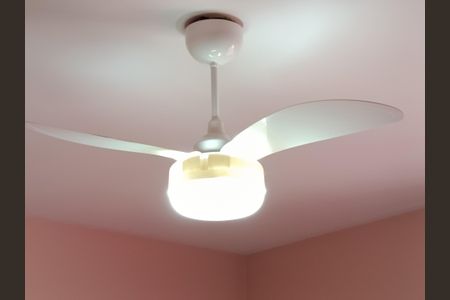 Casa à venda com 185m², 4 quartos e 2 vagasSuíte