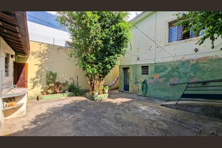 Casa à venda com 245m², 5 quartos e 2 vagasQuintal