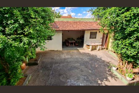 Casa à venda com 245m², 5 quartos e 2 vagasQuintal