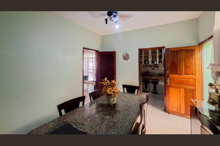 Casa à venda com 245m², 5 quartos e 2 vagasSala de Jantar