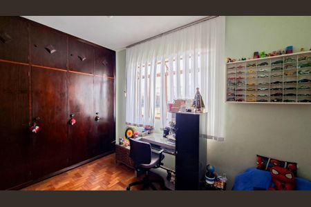 Casa à venda com 245m², 5 quartos e 2 vagasQuarto 2