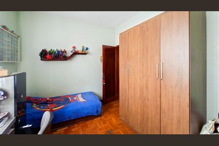 Casa à venda com 245m², 5 quartos e 2 vagasQuarto 2