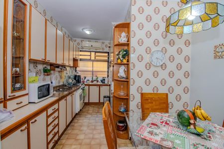 Casa à venda com 342m², 7 quartos e 6 vagasCozinha