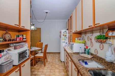 Casa à venda com 342m², 7 quartos e 6 vagasCozinha