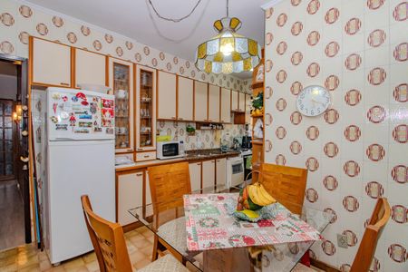 Casa à venda com 342m², 7 quartos e 6 vagasCozinha