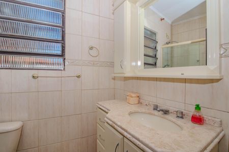 Casa à venda com 342m², 7 quartos e 6 vagasBanheiro da Suíte do Piso Superior