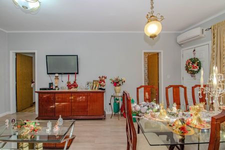 Casa à venda com 342m², 7 quartos e 6 vagasSala