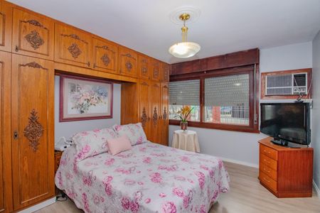 Casa à venda com 342m², 7 quartos e 6 vagasSuíte