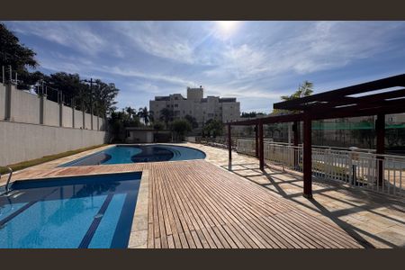 Apartamento à venda com 81m², 3 quartos e 2 vagas Apartamento à venda com 81m², 3 quartos e 2 vagasÁrea comum - Piscina