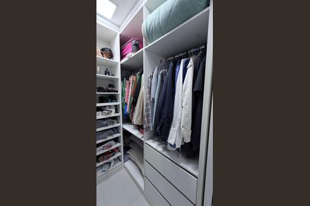 Apartamento à venda com 81m², 3 quartos e 2 vagas Apartamento à venda com 81m², 3 quartos e 2 vagasCloset da suíte