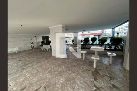 Apartamento para alugar com 72m², 2 quartos e sem vagaÁrea comum