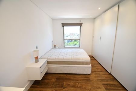Quarto de apartamento à venda com 1 quarto, 70m² em Cambuí, Campinas