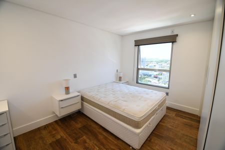 Quarto de apartamento à venda com 1 quarto, 70m² em Cambuí, Campinas