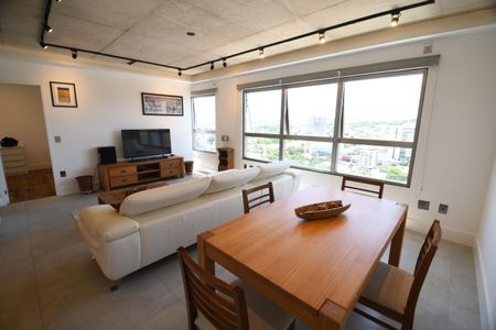 Sala de apartamento à venda com 1 quarto, 70m² em Cambuí, Campinas