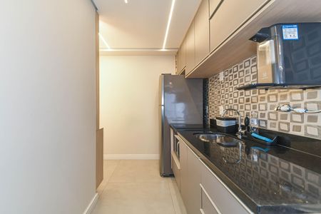 Cozinha de apartamento para alugar com 1 quarto, 25m² em Campo Belo, São Paulo