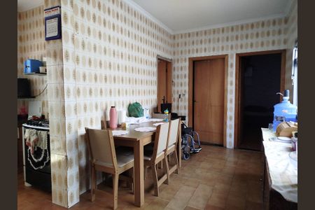 Casa à venda com 149m², 3 quartos e 2 vagasCopa e cozinha