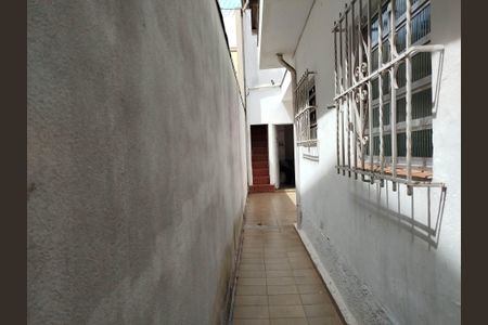 Casa à venda com 149m², 3 quartos e 2 vagasCorredor lateral