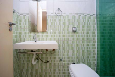 Banheiro da Suíte de casa à venda com 4 quartos, 200m² em Centro, Diadema