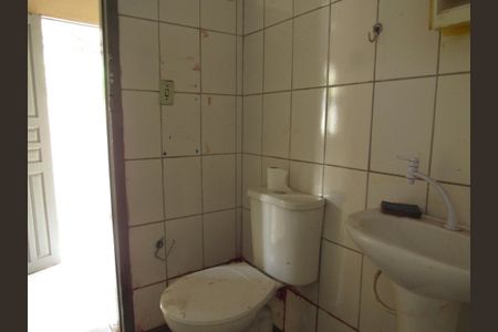 Banheiro de casa para alugar com 1 quarto, 36m² em Vila Osasco, Osasco