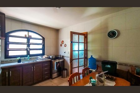 Casa de condomínio à venda com 152m², 3 quartos e 1 vaga