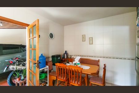 Casa de condomínio à venda com 152m², 3 quartos e 1 vaga