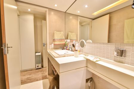 Apartamento para alugar com 109m², 3 quartos e 1 vaga Apartamento para alugar com 109m², 3 quartos e 1 vagaBanheiro da suíte