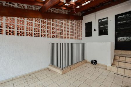 Varanda de casa para alugar com 2 quartos, 200m² em Jardim Carlu, São Paulo