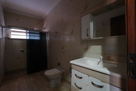 Casa para alugar com 262m², 4 quartos e 4 vagas Casa para alugar com 262m², 4 quartos e 4 vagasBanheiro