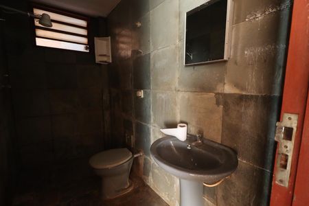 Casa para alugar com 262m², 4 quartos e 4 vagas Casa para alugar com 262m², 4 quartos e 4 vagasBanheiro 2