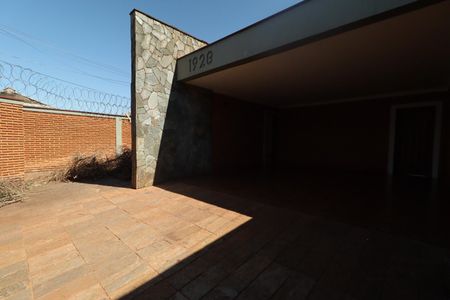 Casa para alugar com 262m², 4 quartos e 4 vagas Casa para alugar com 262m², 4 quartos e 4 vagasGaragem