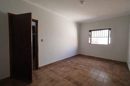 Casa para alugar com 262m², 4 quartos e 4 vagas Casa para alugar com 262m², 4 quartos e 4 vagasQuarto 1