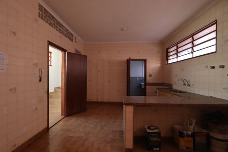 Casa para alugar com 262m², 4 quartos e 4 vagas Casa para alugar com 262m², 4 quartos e 4 vagasCozinha