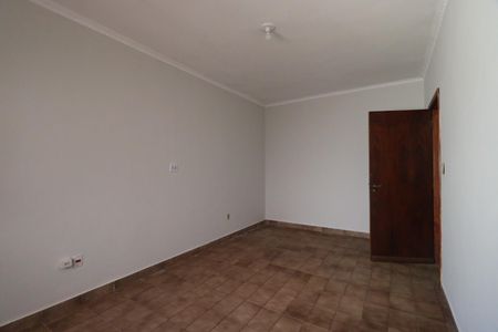 Casa para alugar com 262m², 4 quartos e 4 vagas Casa para alugar com 262m², 4 quartos e 4 vagasQuarto 1