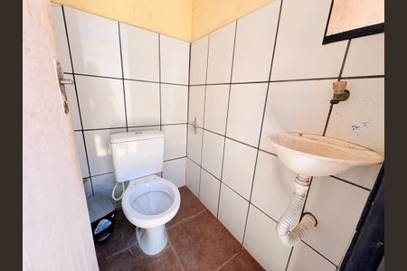 Casa para alugar com 780m², 3 quartos e 10 vagasBanheiro externo 1