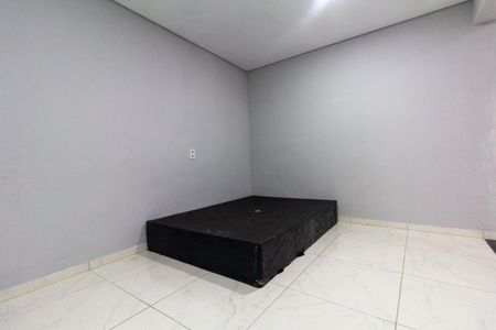 Quarto de casa para alugar com 1 quarto, 5m² em Jardim Santo Onofre, São Paulo