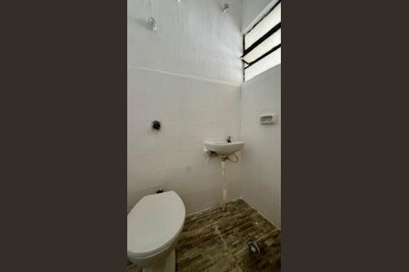 Casa à venda com 156m², 2 quartos e 8 vagas Casa à venda com 156m², 2 quartos e 8 vagasbanho