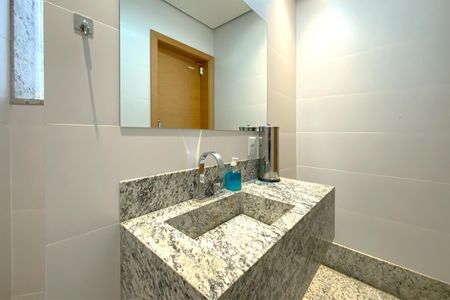 Apartamento à venda com 372m², 4 quartos e 5 vagasLavabo da Sala de Estar