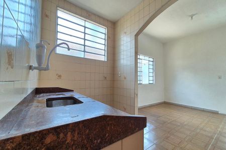 Casa para alugar com 80m², 2 quartos e 4 vagasCozinha 