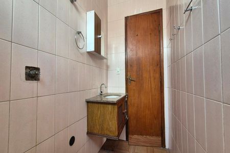 Casa para alugar com 80m², 2 quartos e 4 vagasBanheiro