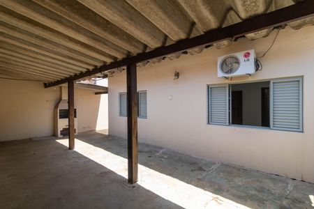 Casa à venda com 150m², 4 quartos e 4 vagasQuintal com churrasqueira