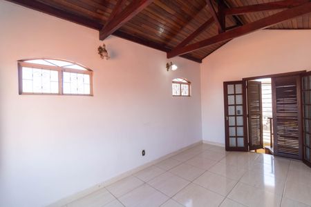 Casa à venda com 150m², 4 quartos e 4 vagasSala 02