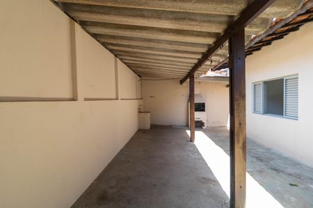Casa à venda com 150m², 4 quartos e 4 vagasQuintal com churrasqueira