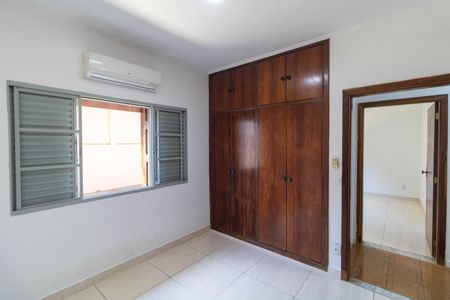Casa à venda com 150m², 4 quartos e 4 vagasSuíte