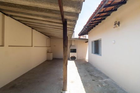 Casa à venda com 150m², 4 quartos e 4 vagasQuintal com churrasqueira
