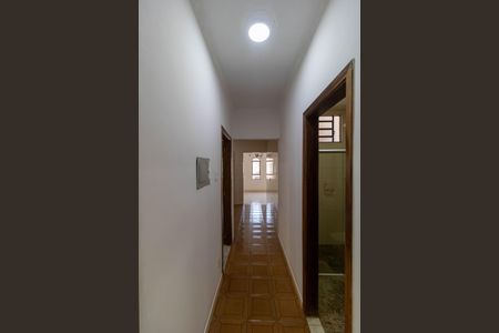 Casa à venda com 150m², 4 quartos e 4 vagasCorredor