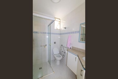 Apartamento à venda com 123m², 2 quartos e 2 vagas Apartamento à venda com 123m², 2 quartos e 2 vagasBanheiro da Suíte