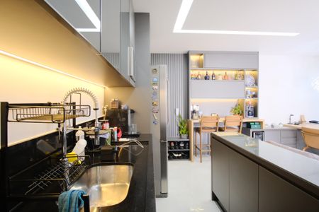 Apartamento à venda com 81m², 2 quartos e 2 vagasCozinha