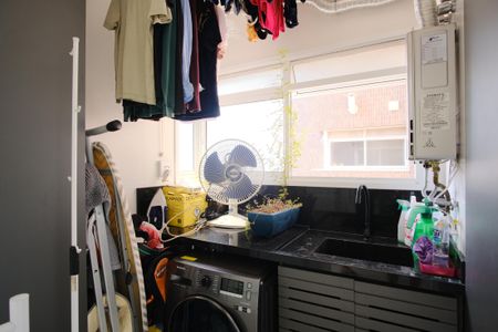 Apartamento à venda com 81m², 2 quartos e 2 vagasÁrea de Serviço