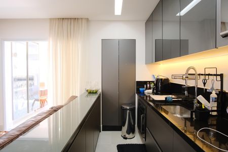 Apartamento à venda com 81m², 2 quartos e 2 vagasCozinha