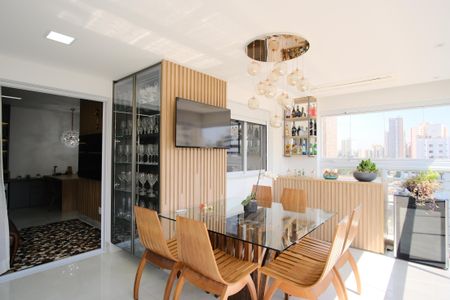 Apartamento à venda com 81m², 2 quartos e 2 vagasVaranda